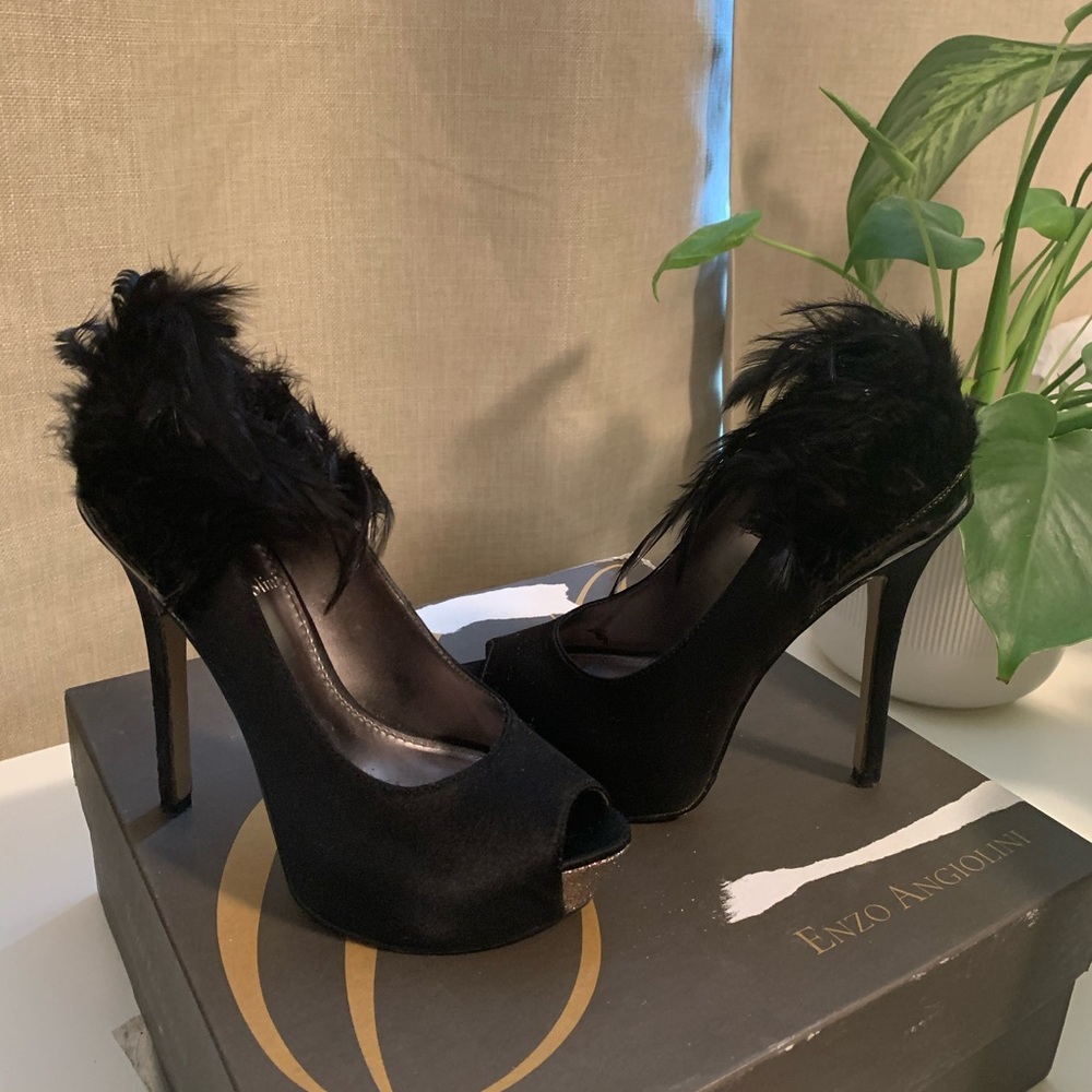 Eatorrez Black Feathery Heel
